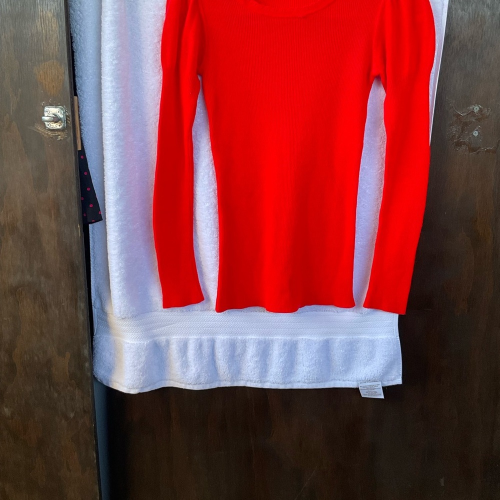 Fully Fashioned Vibrant Red Crew Neck Sweater 100% Acrylic